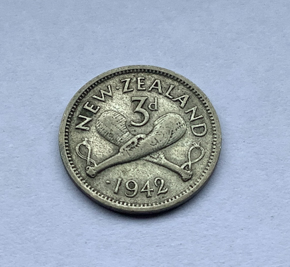 1942 missing one dot New Zealand threepence coin .500 silver